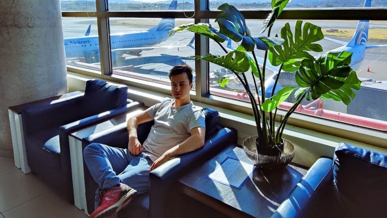 Free airport lounge access before a flight.