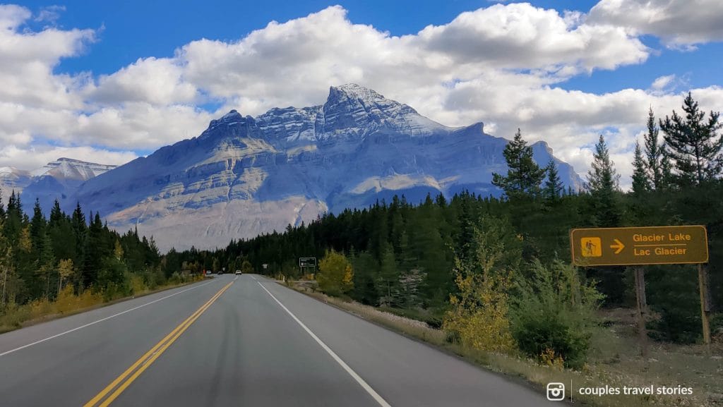 signs pointing to Glacier lake in Banff National Park